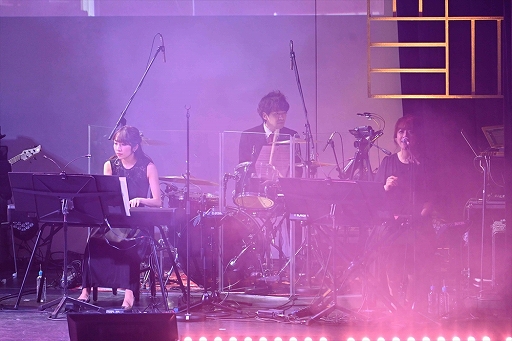 ���������꡼ No.016�Υ���ͥ������ / �����ա���ͥ�ؤˤ��ܡ�����ʤǡȥե��ȥ�ɤ��ɤ줿�֥᥮�ɣ��� the concert ����ǯ�α�� presented by �ե����̡פ��ݡ���