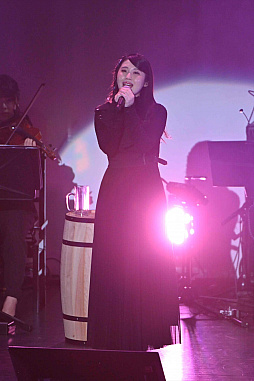 ���������꡼ No.027�Υ���ͥ������ / �����ա���ͥ�ؤˤ��ܡ�����ʤǡȥե��ȥ�ɤ��ɤ줿�֥᥮�ɣ��� the concert ����ǯ�α�� presented by �ե����̡פ��ݡ���