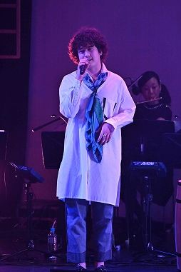 ���������꡼ No.028�Υ���ͥ������ / �����ա���ͥ�ؤˤ��ܡ�����ʤǡȥե��ȥ�ɤ��ɤ줿�֥᥮�ɣ��� the concert ����ǯ�α�� presented by �ե����̡פ��ݡ���