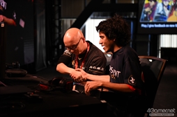 画像ギャラリー No.008のサムネイル画像 / 日本人選手はライバルであり,友人――ARCREVO WORLD TOUR決勝大会「BBTAG」部門優勝,Shinku選手インタビュー