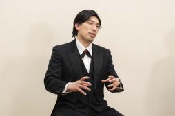 画像ギャラリー No.018のサムネイル画像 / 「コトダマン」,お笑いタレント“EXIT”を起用したWebCMが公開