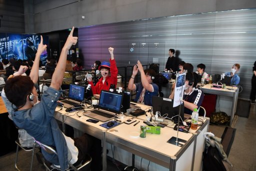 ���������꡼ No.013�Υ���ͥ������ / 6��24���˳��Ť��줿�ֹ����ư�׸������٥�ȥ�ݡ��ȡ�ͥ���϶�֥�����