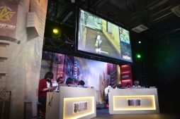 画像ギャラリー No.045のサムネイル画像 / 【PR】「荒野行動」の公式イベント「一周年感謝祭」が開催。オープニングアクトはワタナベマホトさんが所属する“quad4s(クアッドフォース)feat.ジェニー”