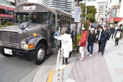 画像ギャラリー No.057のサムネイル画像 / 【PR】「荒野行動」の公式イベント「一周年感謝祭」が開催。オープニングアクトはワタナベマホトさんが所属する“quad4s(クアッドフォース)feat.ジェニー”