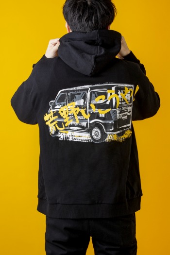 画像ギャラリー No.005のサムネイル画像 / 「荒野行動」の世界観をイメージしたTシャツやパーカーなどが登場。1月25日より予約受付を開始