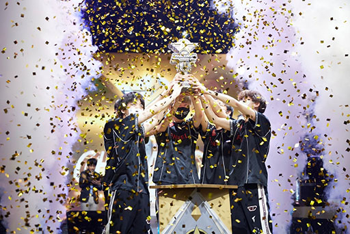 画像ギャラリー No.001のサムネイル画像 / プロチームFENNELが荒野CHAMPIONSHIPで優勝