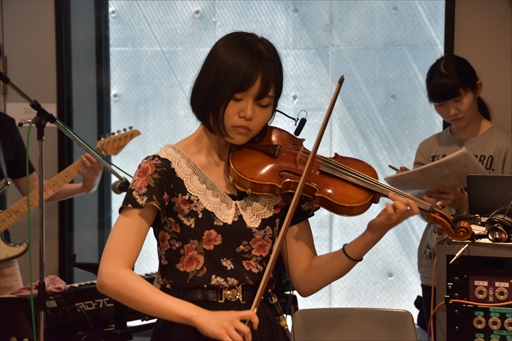 画像ギャラリー No.009のサムネイル画像 / 7月7日・8日公演「ロックマン30周年記念ライブ」のリハーサルをレポート。アレンジを担当した岩垂さんと上倉さんにライブへの意気込みを聞いた