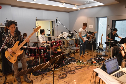 画像ギャラリー No.016のサムネイル画像 / 7月7日・8日公演「ロックマン30周年記念ライブ」のリハーサルをレポート。アレンジを担当した岩垂さんと上倉さんにライブへの意気込みを聞いた