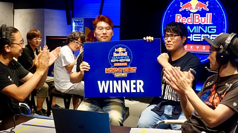 画像ギャラリー No.006のサムネイル画像 / ロックマンがレッドブルで翼をさずかる。「レッドブル・クラッシュドアイス」のブラウザゲームが登場