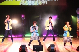 画像ギャラリー No.009のサムネイル画像 / 熱いライブと爆笑トーク&ゲーム最新情報も。“『Readyyy!』ゴー☆ルドステージ Vol.4 〜僕ら、夏の太陽より熱くおもてなしします!〜”イベントレポート