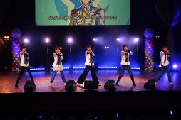 画像ギャラリー No.010のサムネイル画像 / 熱いライブと爆笑トーク&ゲーム最新情報も。“『Readyyy!』ゴー☆ルドステージ Vol.4 〜僕ら、夏の太陽より熱くおもてなしします!〜”イベントレポート