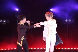 画像ギャラリー No.018のサムネイル画像 / 熱いライブと爆笑トーク&ゲーム最新情報も。“『Readyyy!』ゴー☆ルドステージ Vol.4 〜僕ら、夏の太陽より熱くおもてなしします!〜”イベントレポート