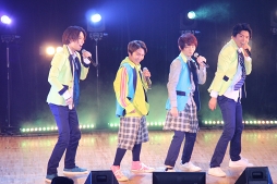 画像ギャラリー No.023のサムネイル画像 / 熱いライブと爆笑トーク&ゲーム最新情報も。“『Readyyy!』ゴー☆ルドステージ Vol.4 〜僕ら、夏の太陽より熱くおもてなしします!〜”イベントレポート