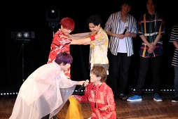 画像ギャラリー No.046のサムネイル画像 / 熱いライブと爆笑トーク&ゲーム最新情報も。“『Readyyy!』ゴー☆ルドステージ Vol.4 〜僕ら、夏の太陽より熱くおもてなしします!〜”イベントレポート