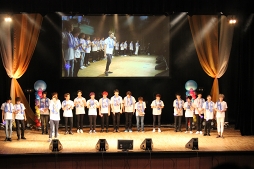 画像ギャラリー No.056のサムネイル画像 / 熱いライブと爆笑トーク&ゲーム最新情報も。“『Readyyy!』ゴー☆ルドステージ Vol.4 〜僕ら、夏の太陽より熱くおもてなしします!〜”イベントレポート