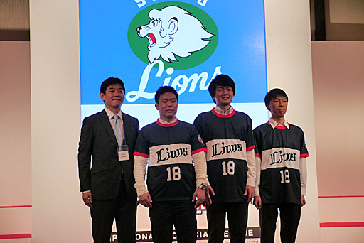 画像ギャラリー No.023のサムネイル画像 / 「パワプロ」のeスポーツ選手達がリアル12球団の旗を背負って戦う。eBASEBALL パワプロ・プロリーグの「eBASEBALLドラフト会議」をレポート