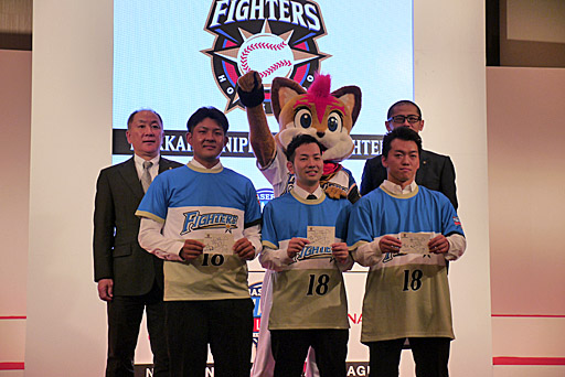 画像ギャラリー No.026のサムネイル画像 / 「パワプロ」のeスポーツ選手達がリアル12球団の旗を背負って戦う。eBASEBALL パワプロ・プロリーグの「eBASEBALLドラフト会議」をレポート