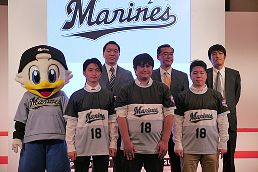 画像ギャラリー No.027のサムネイル画像 / 「パワプロ」のeスポーツ選手達がリアル12球団の旗を背負って戦う。eBASEBALL パワプロ・プロリーグの「eBASEBALLドラフト会議」をレポート