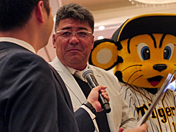 画像ギャラリー No.029のサムネイル画像 / 「パワプロ」のeスポーツ選手達がリアル12球団の旗を背負って戦う。eBASEBALL パワプロ・プロリーグの「eBASEBALLドラフト会議」をレポート