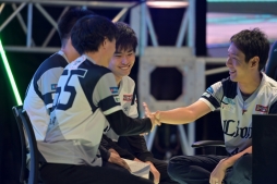 ꡼ No.044 | ꡼ϵ͡ѡ꡼ϥեȥХ󥯤̥ȡѥץeݡĥ꡼eBASEBALL ץ꡼2019󤬳