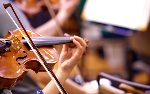 画像ギャラリー No.004のサムネイル画像 / 「ドルフロ」人形×彼岸花のリハーサルを見て――8月8日はオーケストラコンサートでもいかが?