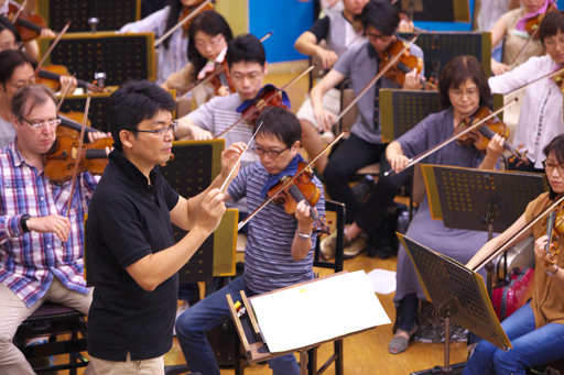 画像ギャラリー No.005のサムネイル画像 / 「ドルフロ」人形×彼岸花のリハーサルを見て――8月8日はオーケストラコンサートでもいかが?