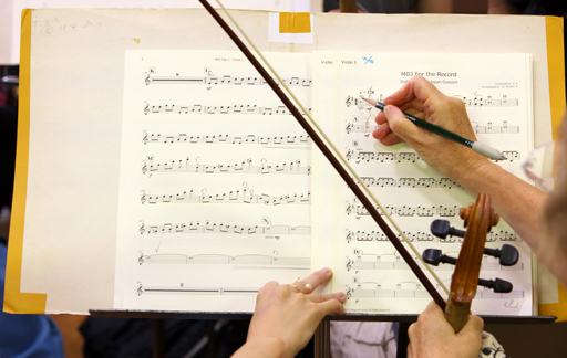 画像ギャラリー No.008のサムネイル画像 / 「ドルフロ」人形×彼岸花のリハーサルを見て――8月8日はオーケストラコンサートでもいかが?