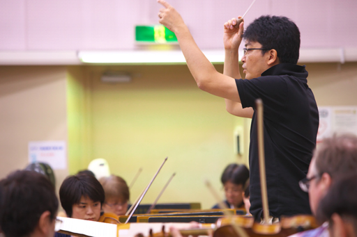 画像ギャラリー No.013のサムネイル画像 / 「ドルフロ」人形×彼岸花のリハーサルを見て――8月8日はオーケストラコンサートでもいかが?