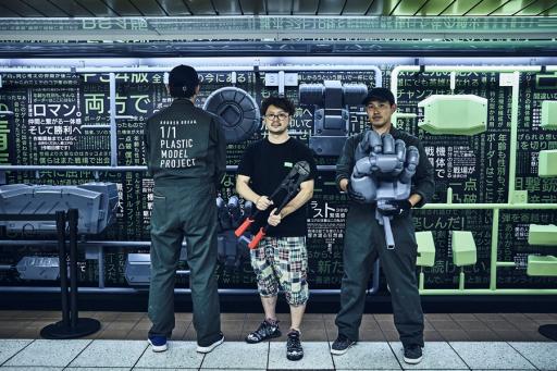 画像ギャラリー No.002のサムネイル画像 / 「ボーダーブレイク」,新宿駅で開催された「1/1 プラモデル プロジェクト」の模様を公開