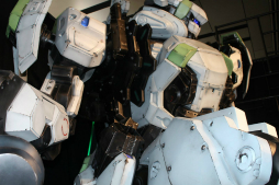 画像ギャラリー No.010のサムネイル画像 / PS4版「ボーダーブレイク」完成披露会が開催。全高5mの実物大プラモデル「輝星・空式」も公開に