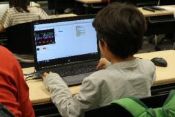 画像ギャラリー No.002のサムネイル画像 / 「スペースインベーダー」を使用したプログラミング教室,第2回が5月19日に開催。対象は小学2年生〜中学3年生