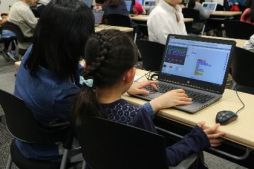 画像ギャラリー No.003のサムネイル画像 / 「スペースインベーダー」を使用したプログラミング教室,第2回が5月19日に開催。対象は小学2年生〜中学3年生