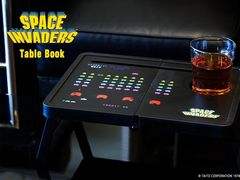 「スペースインベーダー」の45周年を記念したスペシャルブックが6月8日に発売決定。付録はゲーム画面をイメージした折りたたみテーブル