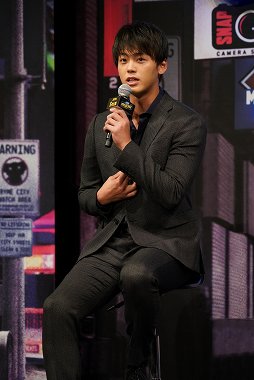 画像ギャラリー No.003のサムネイル画像 / 実写映画「名探偵ピカチュウ」製作報告会見レポート。主人公ティム役のジャスティス・スミスさんを始めとする主要キャストが登場