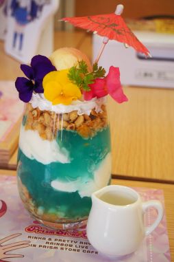 画像ギャラリー No.003のサムネイル画像 / 「プリティーシリーズ」10周年を記念したコラボカフェ第3弾は,りんかとレインボーライブのキャラが登場。提供されるメニューを紹介