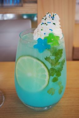 画像ギャラリー No.013のサムネイル画像 / 「プリティーシリーズ」10周年を記念したコラボカフェ第3弾は,りんかとレインボーライブのキャラが登場。提供されるメニューを紹介