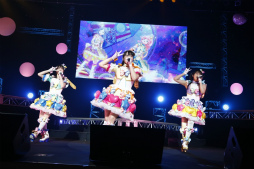 画像ギャラリー No.003のサムネイル画像 / ライブで紡ぐ,壮大な宇宙の旅「キラッとプリ☆チャン スペースシップアドベンチャー」。みらいとライブ初参加のさだめによるパフォーマンスも必見