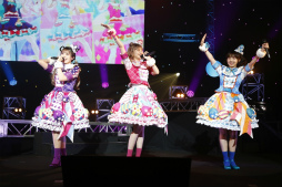 画像ギャラリー No.009のサムネイル画像 / ライブで紡ぐ,壮大な宇宙の旅「キラッとプリ☆チャン スペースシップアドベンチャー」。みらいとライブ初参加のさだめによるパフォーマンスも必見