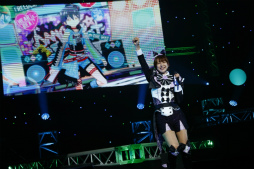 画像ギャラリー No.012のサムネイル画像 / ライブで紡ぐ,壮大な宇宙の旅「キラッとプリ☆チャン スペースシップアドベンチャー」。みらいとライブ初参加のさだめによるパフォーマンスも必見