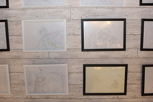 画像ギャラリー No.010のサムネイル画像 / 「星と翼のパラドクス」稼働記念セレモニーをレポート。シャーリー役の佐藤美由希さんとカズマ役の花倉洸幸さん,丹沢悠一プロデューサーが祝福