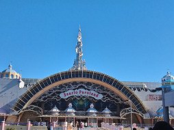 画像ギャラリー No.001のサムネイル画像 / ハローキティたちも応援に駆け付けた「3 Majesty × X.I.P. DREAM FESTIVAL2 in Sanrio Puroland」公演の模様をレポート