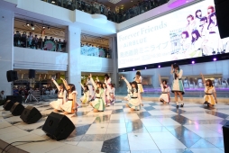 画像ギャラリー No.017のサムネイル画像 / 「CUE!」の1stシングル「Forever Friends」発売直前ミニライブ,公式レポートが公開