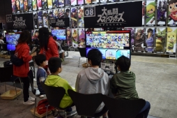 画像ギャラリー No.020のサムネイル画像 / 任天堂のゲーム大会イベント「Nintendo Live 2018」が本日開幕。当日参加が可能な対戦企画や新作体験会などのイベント情報を現地からお届け