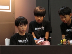 画像ギャラリー No.004のサムネイル画像 / 「第2回 全国小学生スマブラ大会 団体戦」「中高一貫 大乱闘学園」東京大会が開催。全国大会出場をかけた熱戦に沸いた決勝をレポート