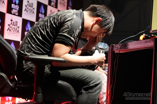 ���������꡼ No.001�Υ���ͥ������ / ��EVO Japan�ϱ��礷�Ƥ���Ƥ���ͤ����礬�Ϥˡ���������Ʈ���ޥå���֥饶���� SPECIAL������ͥ�������塼�Ȥ����ꥤ�󥿥ӥ塼