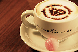 画像ギャラリー No.002のサムネイル画像 / TOWER RECORDS CAFEが「オンエア!」とコラボした“〜秋の大運動会〜”が11月6日から開催