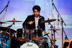 ꡼ No.012 | SilverVine㥹Ȥߥ˥󥿥ӥ塼⡪ХդϪ줿֥饤 βΤ򥭥ߤˡ1st FAN MEETINGReal For Youɥ٥ȥݡ