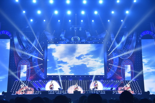 画像ギャラリー No.003のサムネイル画像 / 「ウマ娘 4th EVENT」東京公演 DAY1をレポート。サプライズすぎた“1日限りの伝説木魚ライブ”に新衣装の披露など,ファンも歓喜!