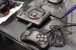 画像ギャラリー No.018のサムネイル画像 / 「セガフェス2019」のステージイベント「SEGA Fan Meet-Up 2019」をレポート。「メガドライブ ミニ」や「新サクラ大戦」の情報が明らかに