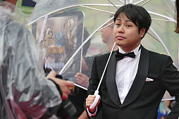 ���������꡼ No.007�Υ���ͥ������ / �֥ե����֥��󥰥���פ����ä��������ƹ���̤��åɥ����ڥåȡפ��ݡ��ȡ��ץ��ǥ塼�������а�ѵ���ؤΥߥ˥��󥿥ӥ塼��Ǻ�